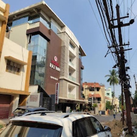 Hotel Raj Inn Bhubaneswar Bagian luar foto