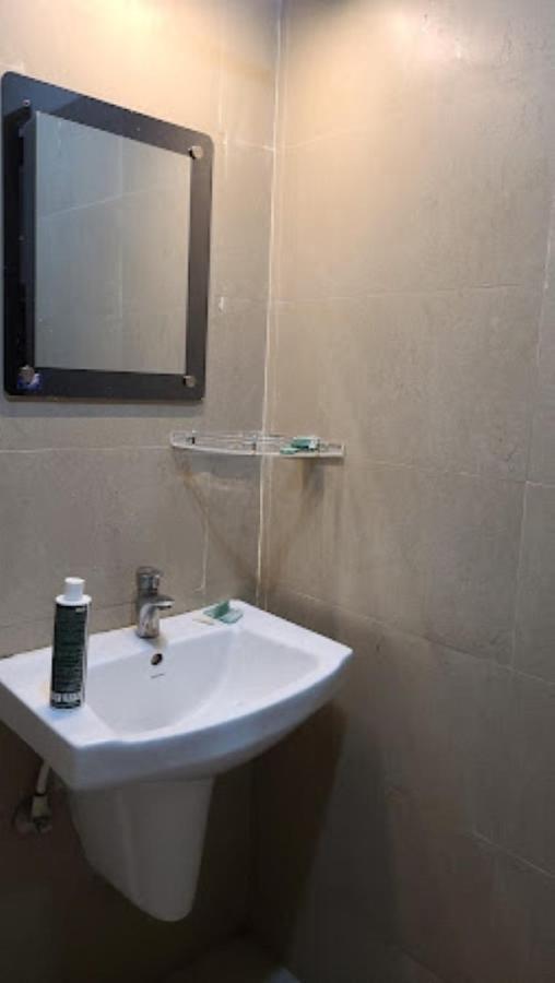 Hotel Raj Inn Bhubaneswar Bagian luar foto