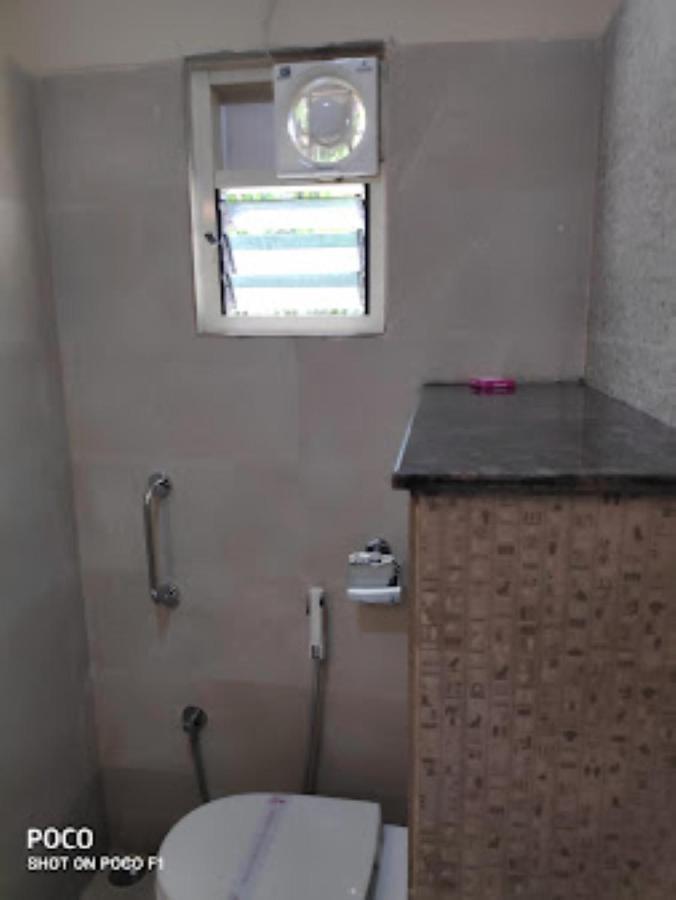 Hotel Raj Inn Bhubaneswar Bagian luar foto