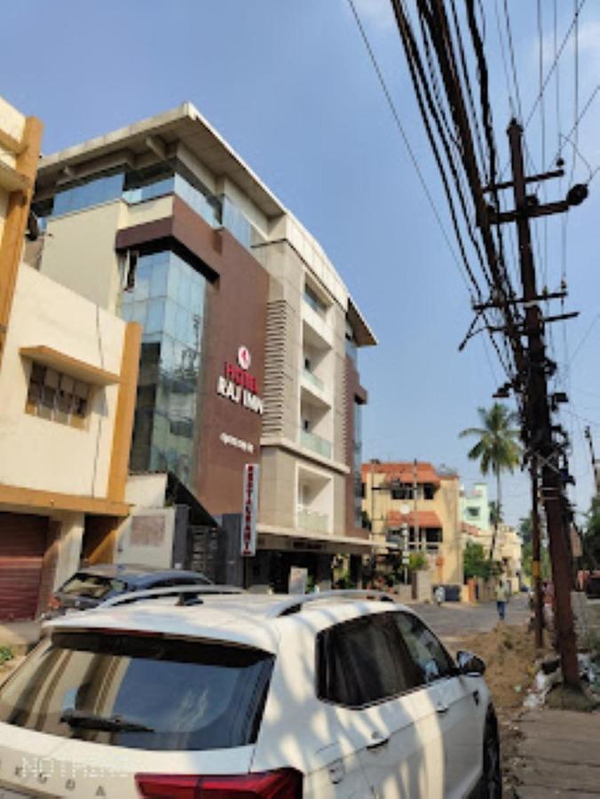 Hotel Raj Inn Bhubaneswar Bagian luar foto